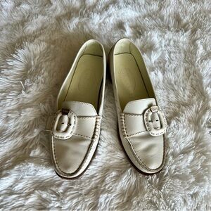 Tod's Off White Leather Driver Style Loafer with Buckle Accent Size 38- Vintage